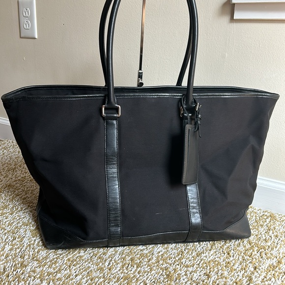 Coach - Picture 4 of 14